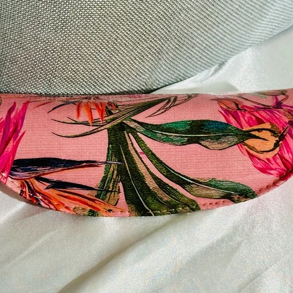 Consuela Brynn Sunglasses Case - Picture 2 of 6